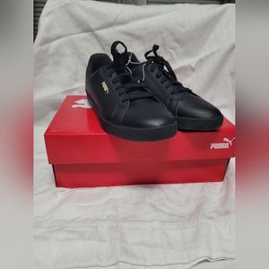 Tennis Shoes